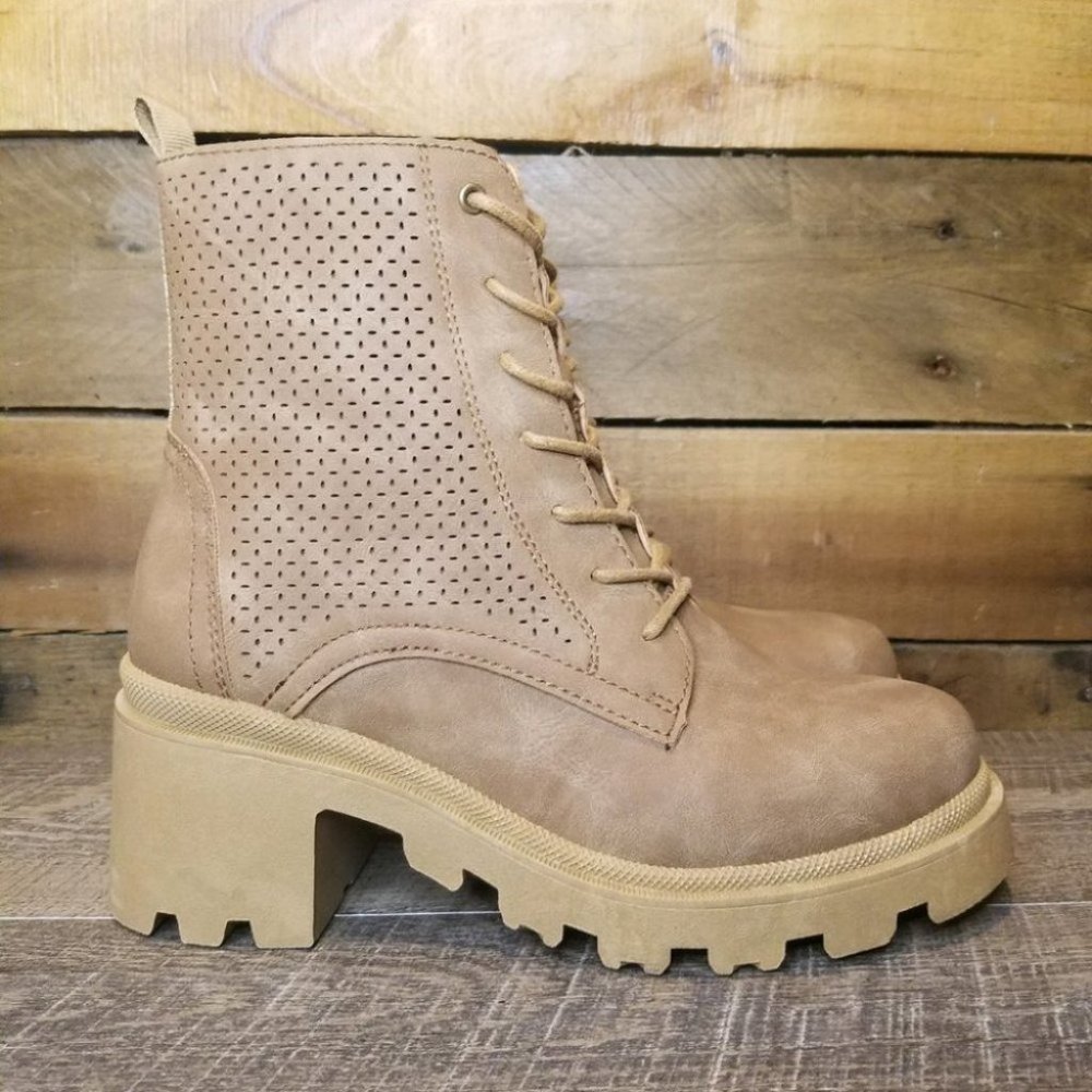 NEW Sugar Fabiana Chunky Lace-Up Combat Boot